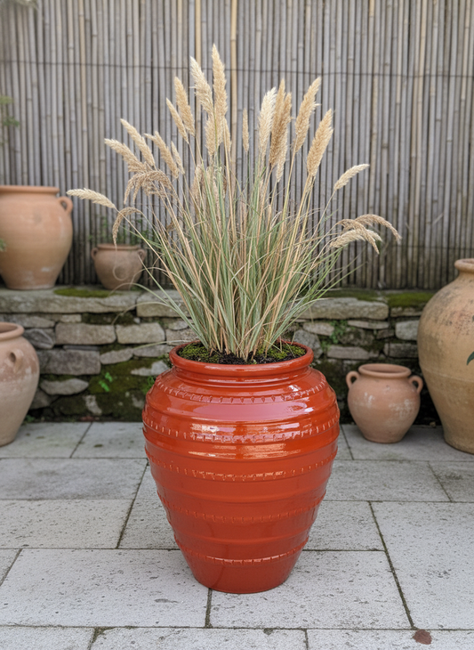 Vaso terracota artesanal handmade em Portugal, decoração moderna, Japandi, minimalista, rústico, mediterrânico, farmhouse, cottagecore. Decoração e design de interiores; decoração e design biofílico;